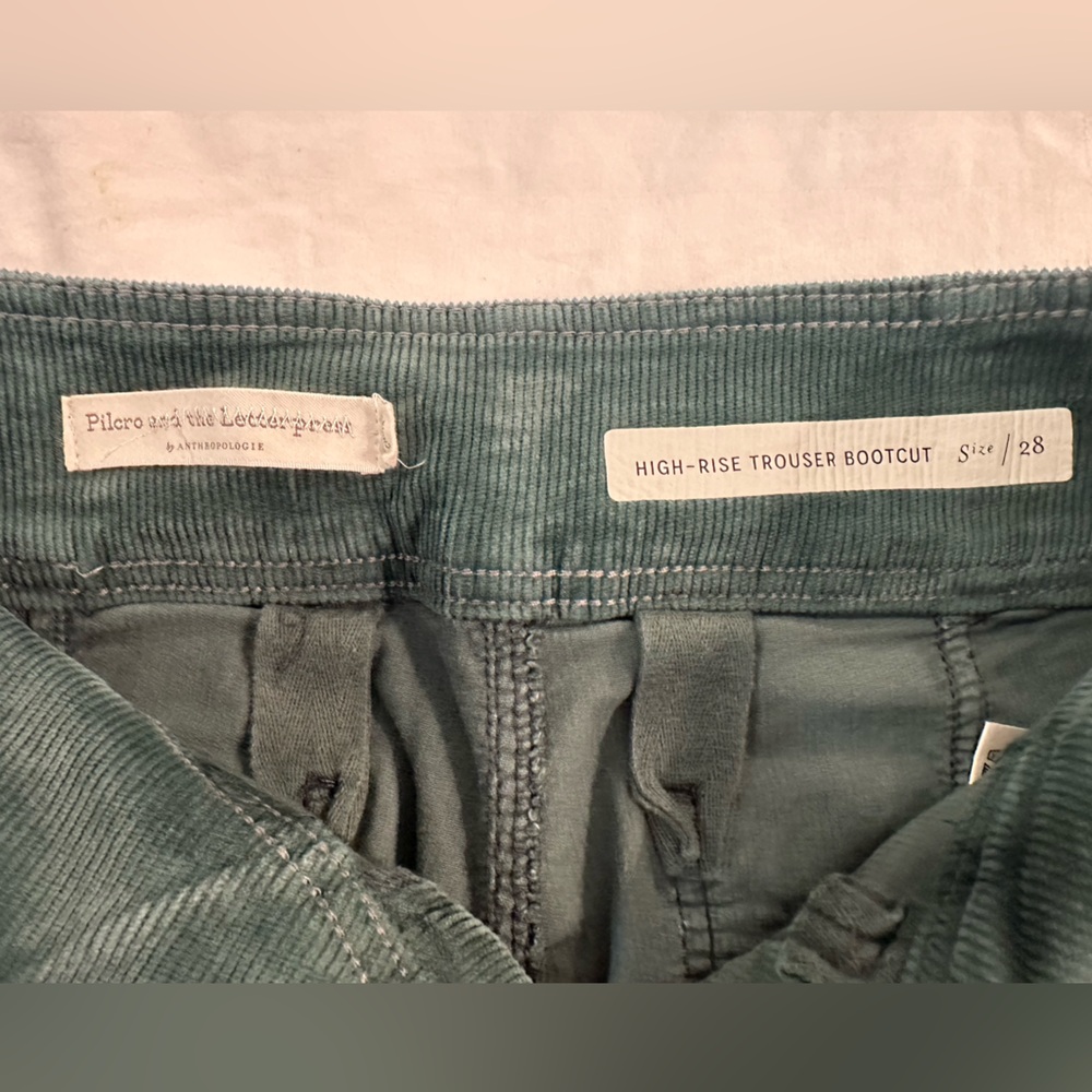 Pilcro High-Rise Trousers in Green